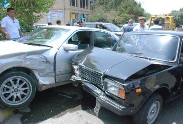 Paytaxtdakı zəncirvari qəza barədə rəsmi MƏLUMAT  