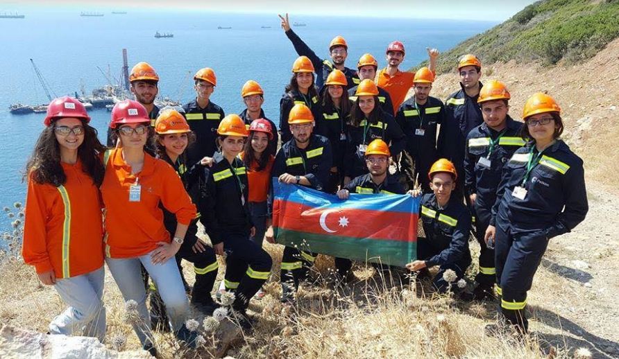 Bakı Ali Neft Məktəbinin 20 tələbəsi Türkiyədə Petkim və STAR-da  təcrübə keçir