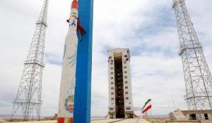 İran ilk kosmik daşıyıcı raketi sınaqdan keçirdi