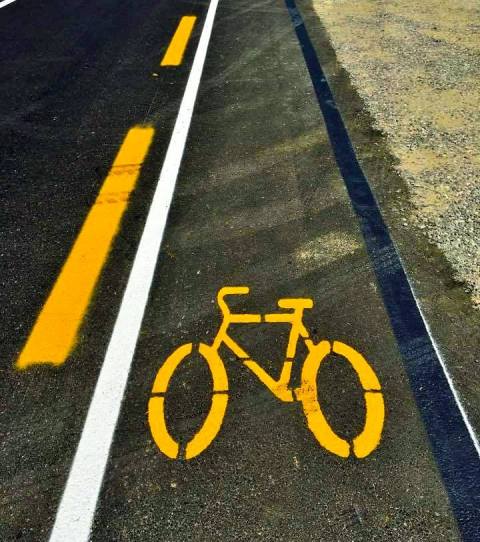 Binəqədi-Novxanı yolunda velosiped zolağı salındı - FOTO