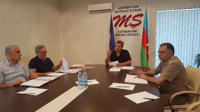 Mətbuat Şurası bəzi saytlarla bağlı şikayətlərə baxdı