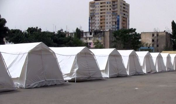 Nazirlik evsiz sakinlər üçün çadırlar qurdu