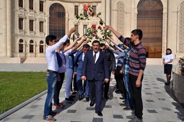 Sabiq icra başçısının qardaşı işdən çıxarıldı - rəisi isə polis orqanlarından qovuldu