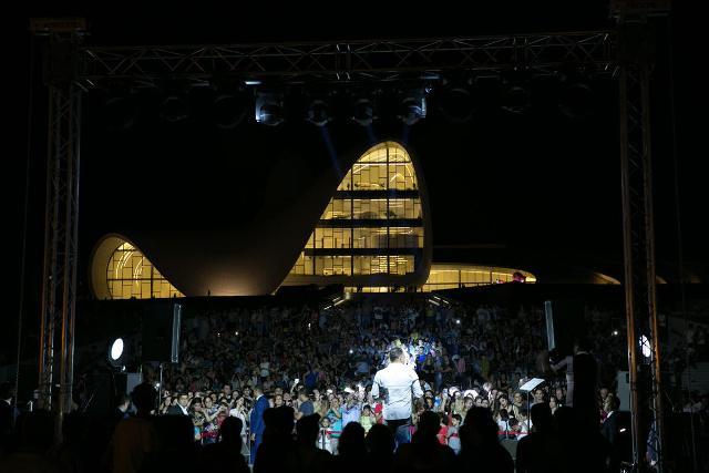 Heydər Əliyev Mərkəzində Ədalət Şükürovun konserti oldu - FOTO