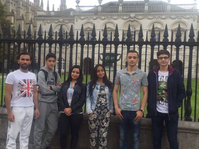 Qərb Universitetinin tələbələri Londonda yay məktəbində