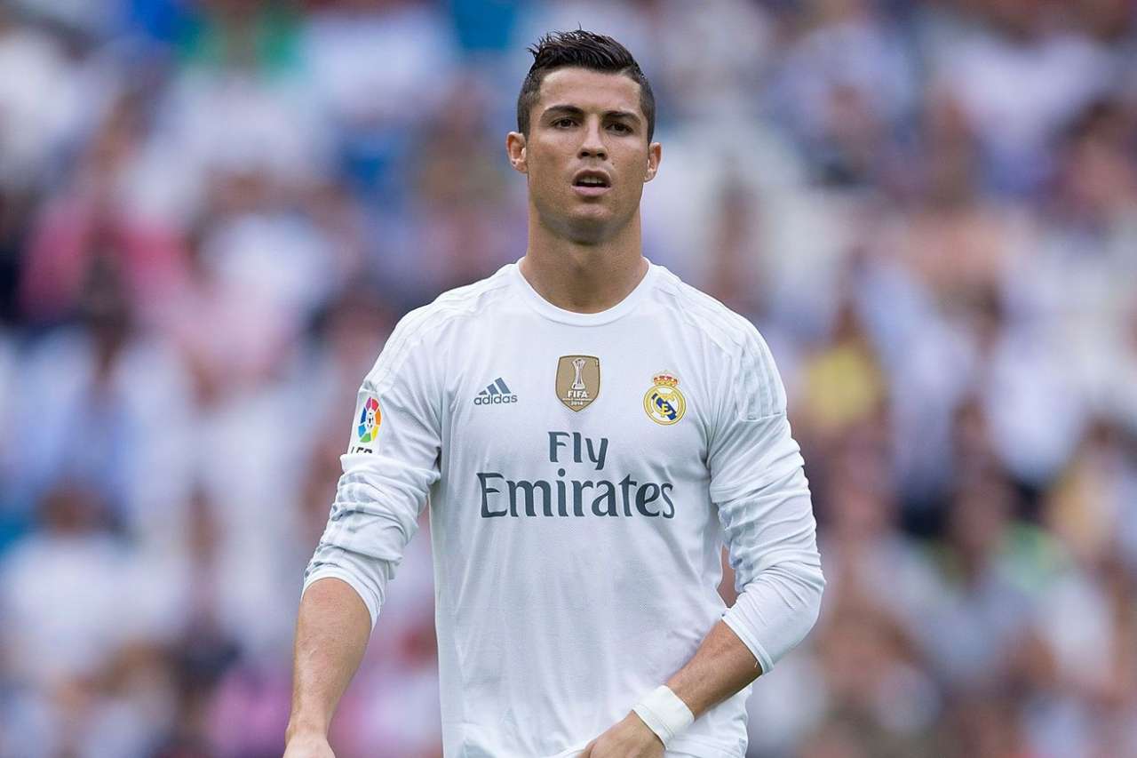 Ronaldoya 5 oyunluq cəza verildi