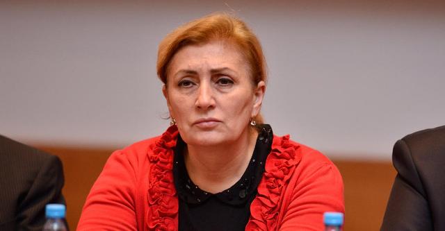 Komissiya üzvü: 