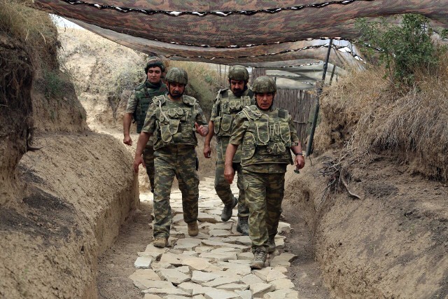 Cəbhəboyu zonadakı bölmələrdə mövcud şərait yoxlanılıb - FOTOLAR
