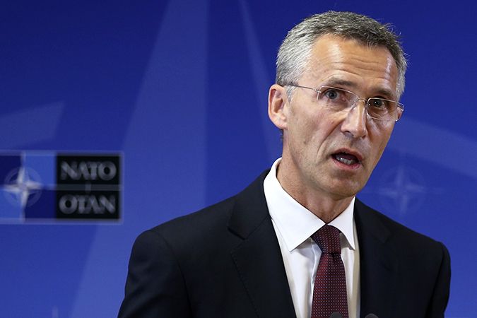 NATO-nun baş katibi yol qəzasına düşüb