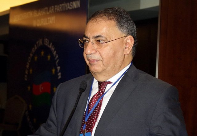 Deputat Mehman Əliyevi DƏSTƏKLƏDİ: “İctimaiyyəti məlumatlandırmaq lazımdır”