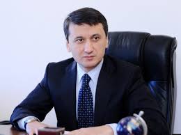 Prezidentin mətbuat katibinə ağır itki üz verib 