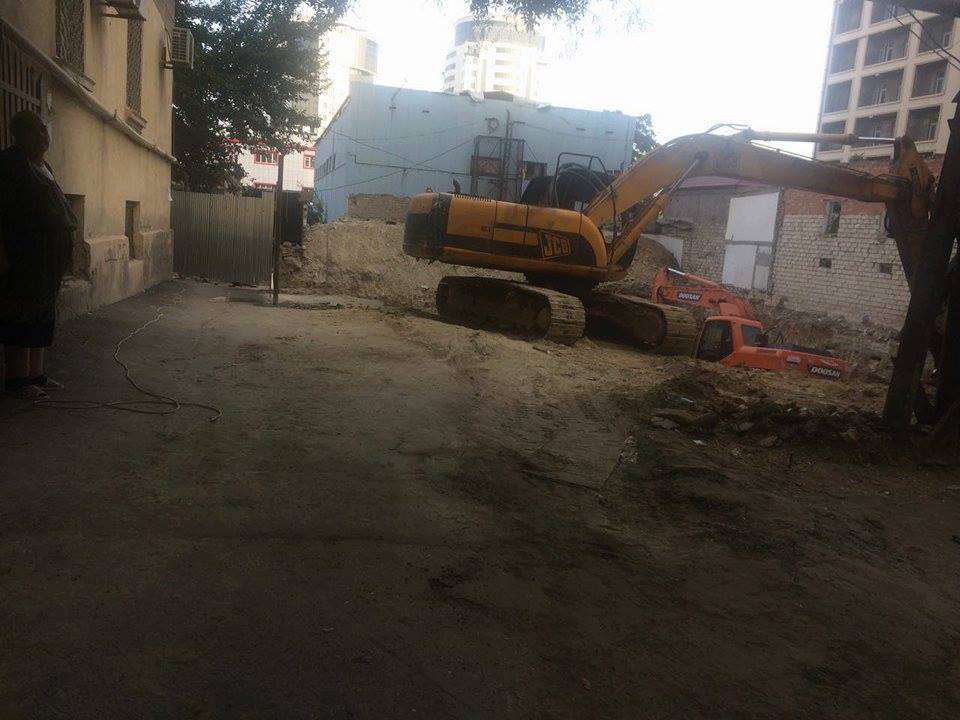 Bakı sakinləri  təhlükə ilə üz-üzə - FOTO
