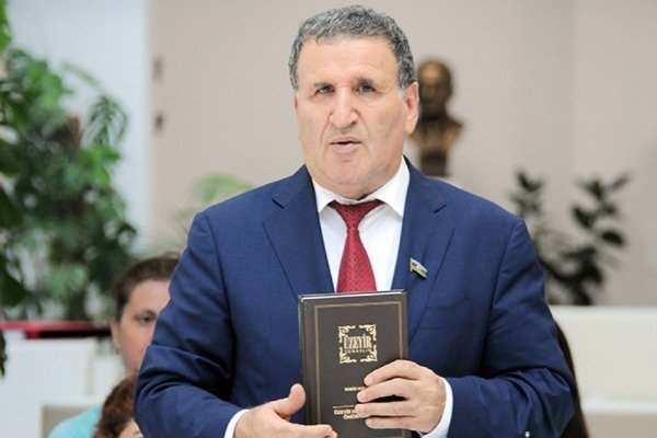 Komitə sədri: “Vasif Talıbovun sərəncamı kitaba yenidən qayıdışdır” 