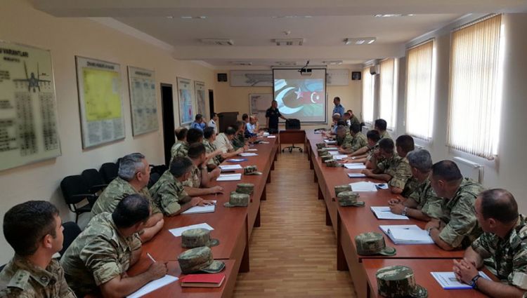 NATO-nun mobil qrupu Hərbi Hava Qüvvələrində təlim kursu keçir