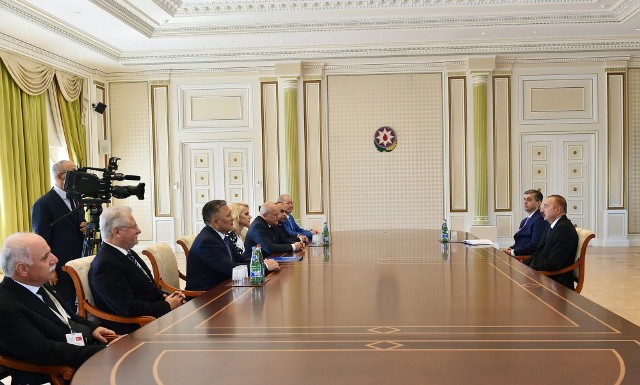 İlham Əliyev MDB nümayəndələrini qəbul edib   