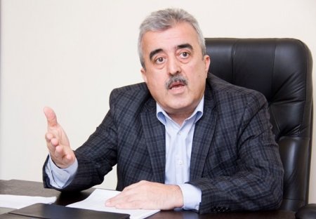 Sədrsiz AMİP – Etibar Məmmədov siyasətə qayıdır?