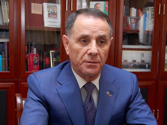 Novruz Məmmədov: “Sorosun başı havalanıb”