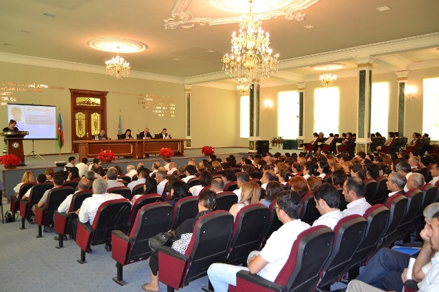 Yüksək bal toplayan abituriyentlərə qiymətli hədiyyələr verildi
