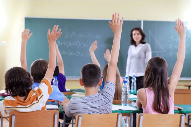 Bakıdakı 212 məktəbdə təmayül sinifləri açılıb