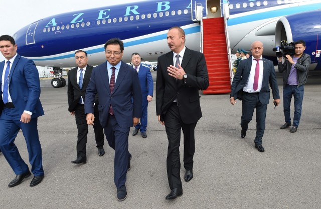 Azərbaycan Prezidenti Qazaxıstana gedib - FOTO   
