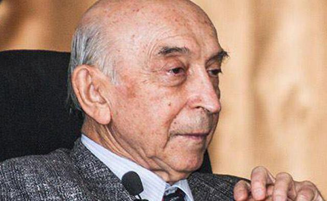 Lütfi Zadənin din haqqında etirafları: “Hər gün namaz qılırdıq”   
