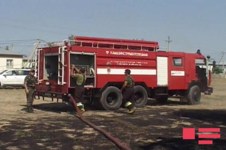 Ağcabədidə məcburi köçkünlər məskunlaşan klub binasında yanğın söndürülüb