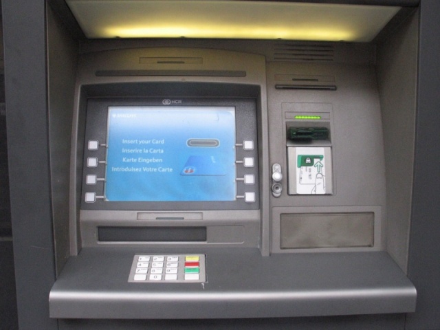Bankomatdan oğurluq edənlər tutuldu