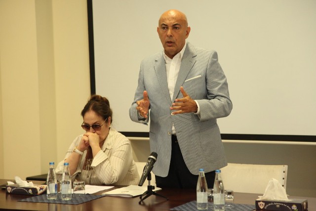 Kino işinin təşkili müzakirəyə çıxarıldı