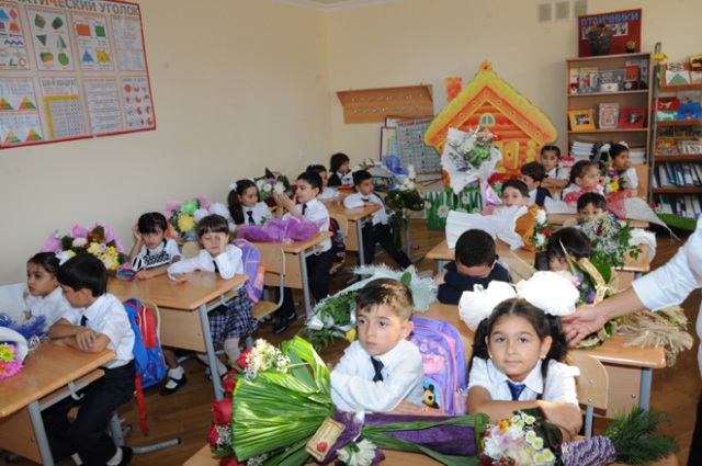 Birinci sinfə gedən şagirdlərlə bağlı həkim MƏSLƏHƏTİ