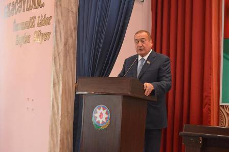 Rektor I kurslarla görüş keçirdi - FOTOLAR