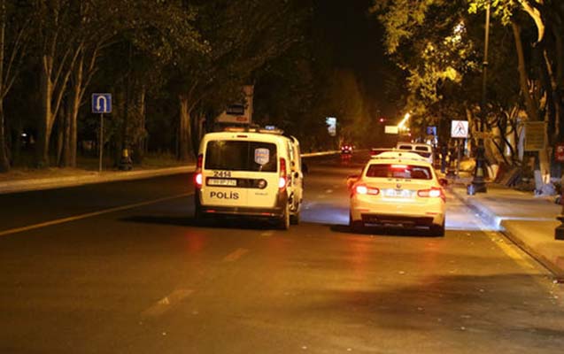 Bakıda polisdən qaçan 19 yaşlı oğlanı maşın vurdu