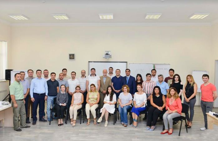 Bakı Ali Neft Məktəbində SPM-in sertifikatları təqdim olunub
