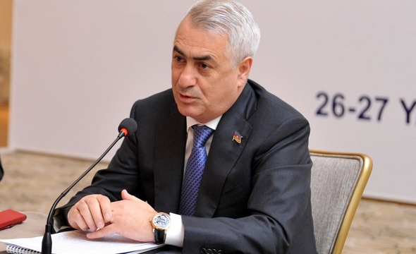 Cavid Qurbanov “Bakı-Tbilisi-Qars”ın Tiflisdəki müzakirəsinə getdi