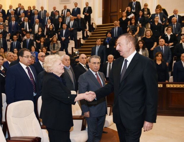 İlham Əliyev Lütfi Zadə ilə vida mərasimində - YENİLƏNİB