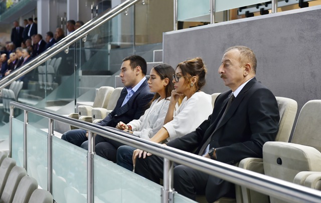 Prezident və xanımı voleybol komandasının oyununu izləyib - FOTOLAR