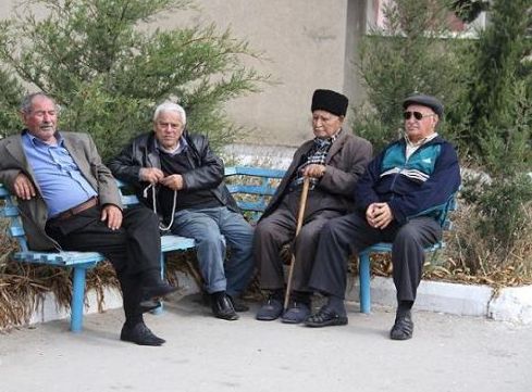 Azərbaycanda ahıl yaşda olan insanların sayı AÇIQLANDI