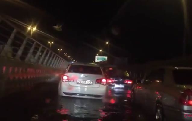 Yağış paytaxtda nəqliyyatın hərəkətini iflic etdi - VİDEO
