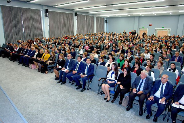 Məktəb direktorları Bakı Şəhəri üzrə Təhsil İdarəsinə çağırıldılar