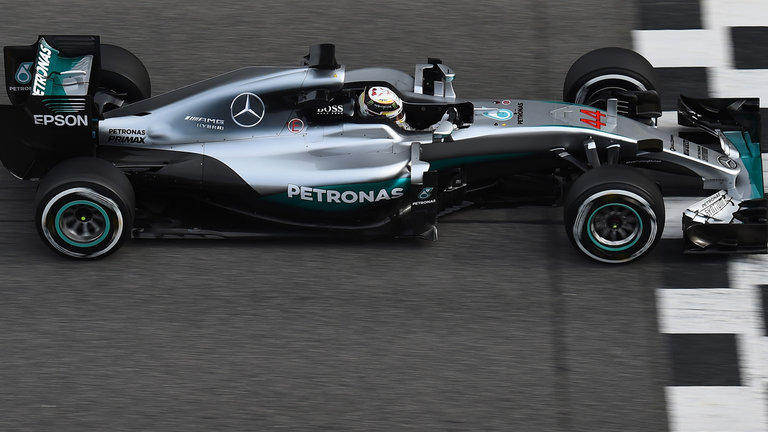 "Mercedes"in pilotu Hemilton Yaponiya Qran Prisinin qalibi olub