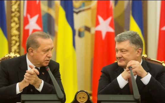 Ərdoğan Poroşenko ilə mətbuat konfransında niyə yatdı - VİDEO