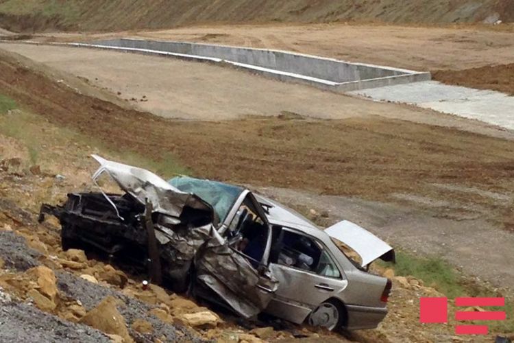 Bakı-Şamaxı yolunda iki avtomobil toqquşub, 7 nəfər xəsarət alıb