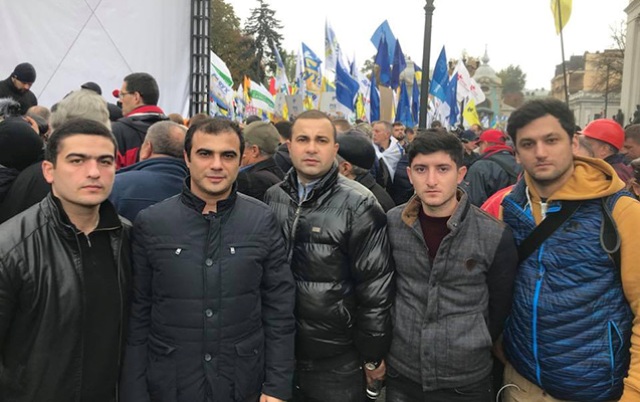 Diasporamız Saakaşviliyə dəstək üçün mitinqə qatıldı - FOTO