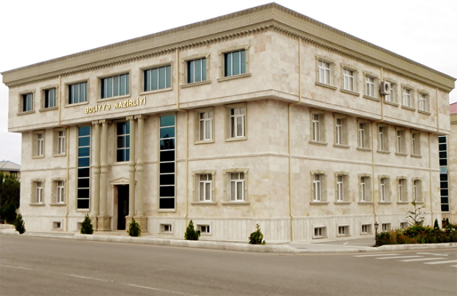 Ədliyyə Nazirliyi işçi axtarır