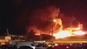 Rostovda daha bir bazar yandı - Video