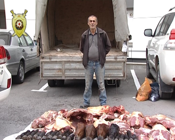 500 kiloya yaxın at ətini satmaq istəyən tutuldu - FOTOLAR