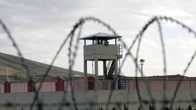 Penitensiar Xidmətin 11 əməkdaşı məhbusların qaçmasına görə işdən qovuldu - SİYAHI