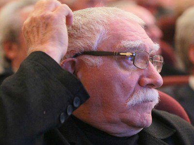 Erməni qruplaşması SSRİ Xalq artistini girov saxlayır