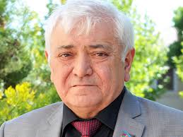 Aqil Abbas: At, bu bir, bu iki, bu da üç   