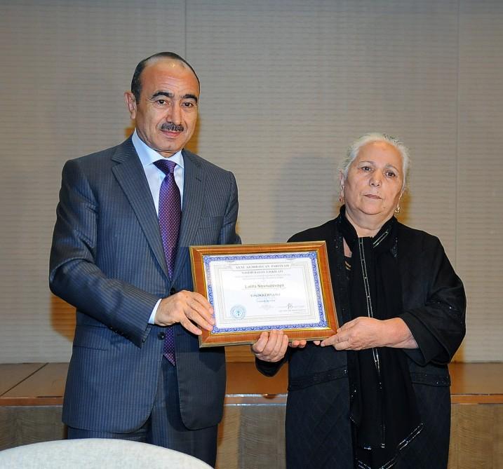 Əli Həsənov: "YAP partiya-lider-xalq birliyi yaradıb"