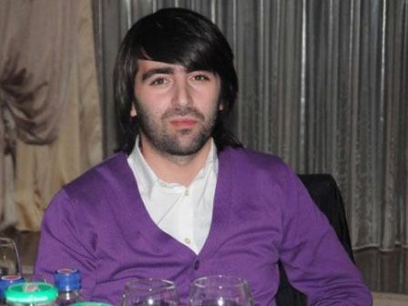 Elşad Xoseyə cinayət işi açıldı – Oksananı döyüb, bıçaqla HƏDƏLƏYİB